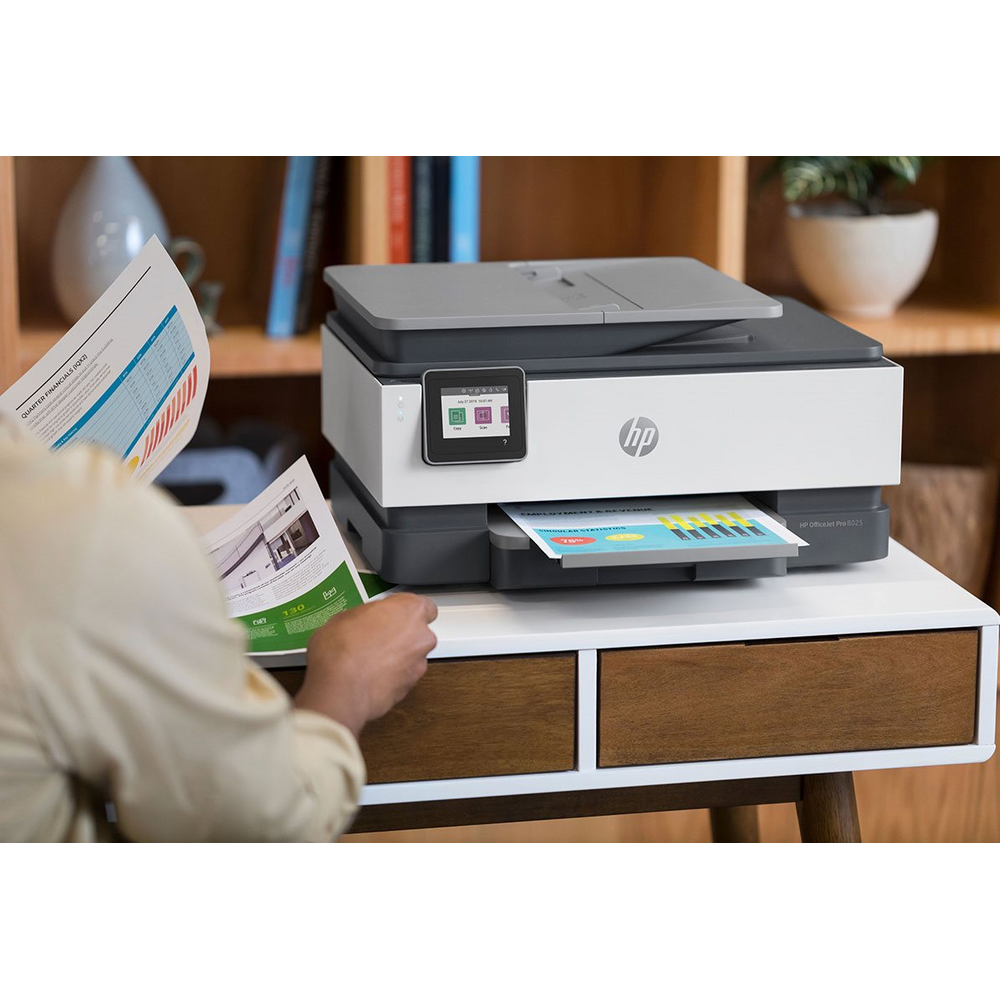 HP OfficeJet Pro 8132e při domácím kancelářském tisku