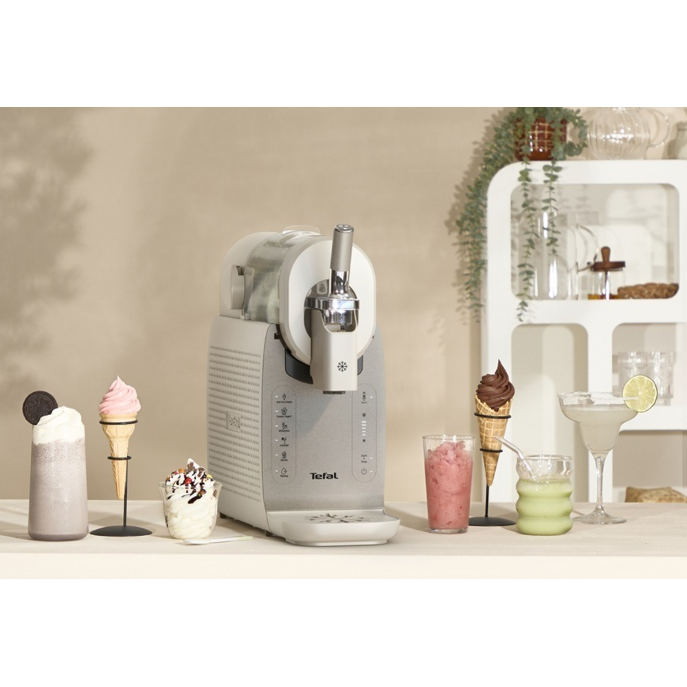 Tefal Freezi s různými hotovými mraženými dezerty a nápoji