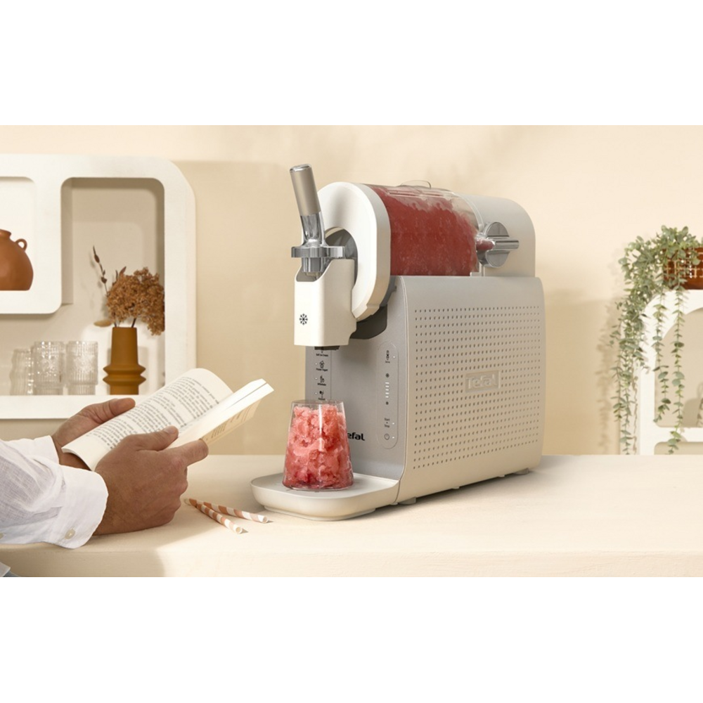 Tefal IG803AE0 Freezi při přípravě ledové tříště